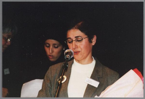 Parvin Shahbazy wint de eerste prijs van de Zami Award 2001 (thema: vluchtelingen) 2001