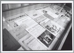 Foto van voorpagina's van 'historische' tijdschriften uit de collectie van het IIAV. 2000