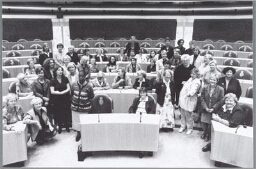 Vrouwelijke leden van verschillende fracties in de Tweede Kamer. 1998