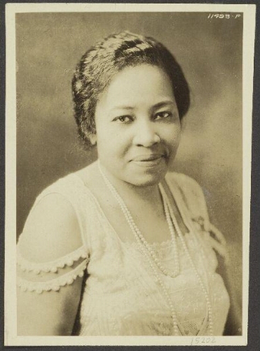 Portret van onbekende zwarte vrouw 1925