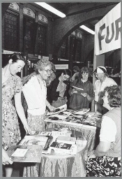 Stand op de International Feminist Book Fair van Furore. 1992