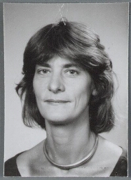 Portret van Marjet Douze, adjunct-directeur IIAV. 1991?