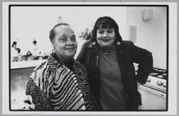 Links Muriel Peerwijk, vrijwilliger bij Zami, tijdens een Zamicasa (een bijeenkomst van Zami) 1995