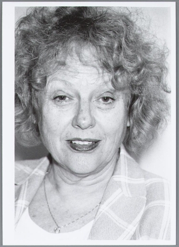 Portret van schrijver Marjan Berk. 1993