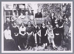 Het personeel van het hoofdconsulaat ANWB in 1923. 1923