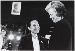 Persconferentie tijdens de wereldvrouwenconferentie in Nairobi.. 1985