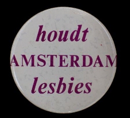 'houdt AMSTERDAM lesbies'. Button