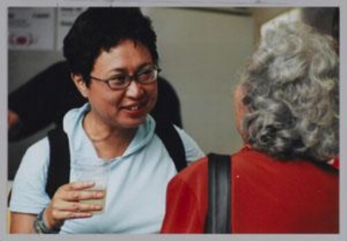 Moni Weiss tijdens een personeelsuitje van Zami. 2001