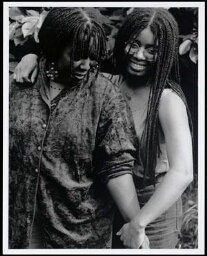 Zwarte vrouw met dochter 198?/199?