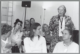 Discussie tijdens de bijeenkomst 'Vrouwen/Bewegingen en de Wereld', georganiseerd door de Stichting Vrouwen en Diversiteit 2003