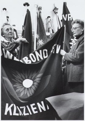 Jubileumcongres Vrouwenbond FNV, 'de vlaggenparade'. 1988