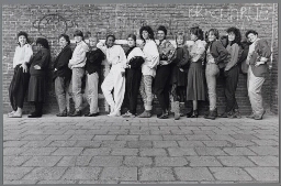 Portret van meidenwerksters van de Haagse club- en buurthuizen. 1988
