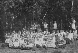 Fotoalbum met 295 foto's van de meisjekampen van de kampvereeniging van de N.G.B 1921