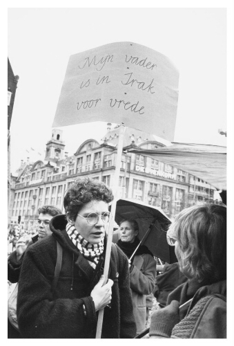 Vrouwen demonstreren tegen de golfoorlog 1990