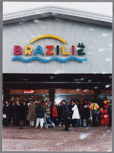 Opening van winkelcentrum Brazilië om Amsterdam Oost 1999