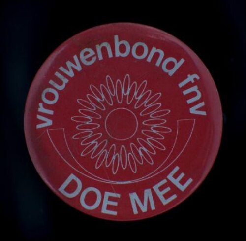 Button. 'vrouwenbond fnv doe mee'.
