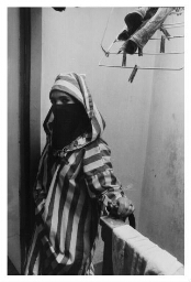 Een gesluierde Fatima, een Marokkaanse vrouw in Nederland. 1979