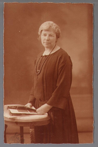Portret van Lizzy van Dorp 1923
