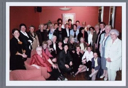 Groepsfoto van de Soroptimistenclub in Nijmegen. 2001