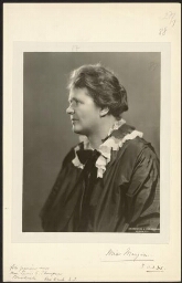 Portret van Ruth Morgan, bestuurslid van de International Woman Suffrage Alliance en vice-president van de National League of Women Voters (VS) 1934 ?