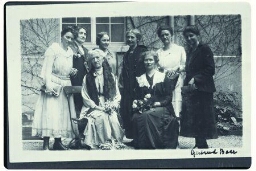 Foto uit het album van Cor Ramondt-Hirschman, getiteld ‘Internationaler Frauenkongress für dauernden Frieden Zürich 12.17 Mai 1919’, ‘Het eerste internationale congres na de Eerste Wereldoorlog’ 1919