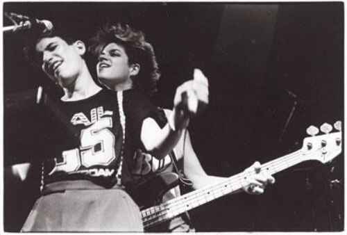 Optreden 'Unknown gender' tijdens het Melkweg vrouwenfestival. 1985