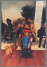 Miss Mopsie en Patrick Vicklacsz tijdens hun 'huwelijksceremonie' in het Amsterdamse stadhuis tijdens de Gay Games. 1998