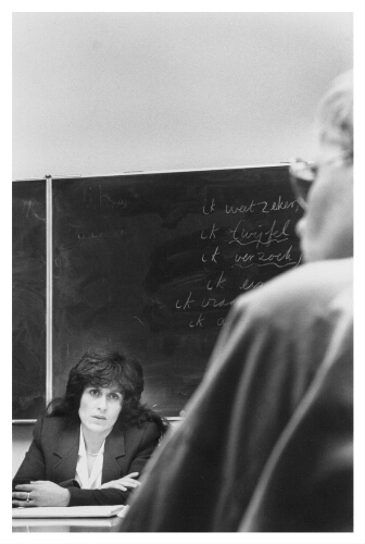 Cursus voor migrantenvrouwen bij het FNV Vrouwensecretariaat. 1987