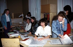 Op het kantoor van een vrouwengroep in Sint Petersburg 1995