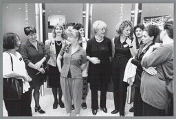Opening van de dag van de architectuur door Minister de Boer in aanwezigheid van vrouwelijke architecten van de Stichting Vrouwen Bouwen en Wonen. 1998