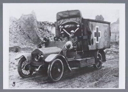 Engelse vrouwelijke ambulance-bestuurders in Frankrijk 1917