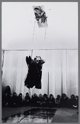 Een performance in het Stedelijk Museum. 1978
