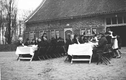 Bijschrift: '4e Algemeene Jaarvergadering Groningen 16 April 1937' 1937
