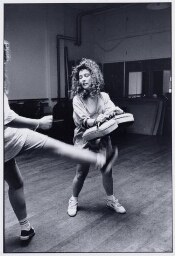 Meiden aan het sporten in meidencentrum Atalanta. 1990