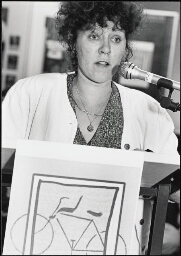 Portret van de voorzitter van de Vrouwenalliantie. 1996