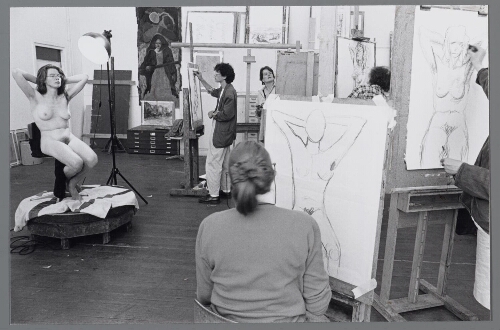 Modeltekenen aan de kunstacademie. 1990