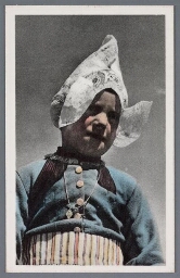 Meisje in Volendamse klederdracht. 1900?