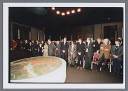 Zaal met genodigden tijdens de installatie van de nieuwe burgemeester van Nijmegen, Guusje ter Horst. 2001