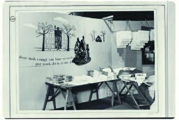 Stand Huishoudelijke voorlichting, detail arbeidstijd van de 'Waschbehandeling' op de tentoonstelling 'De Nederlandse Vrouw 1898-1948'. 1948