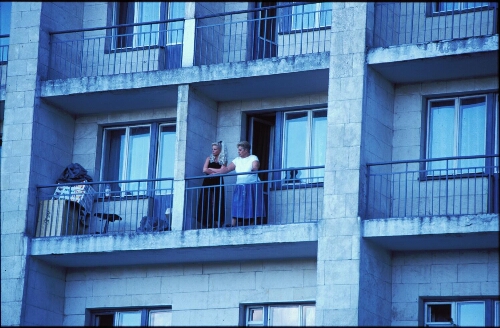 Dames op het balkon van het hotel in Kiev 1995