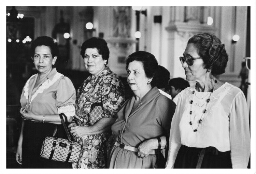 Een aantal Nicaraguaanse vrouwen tijdens een bezoek aan de kerk. 1984