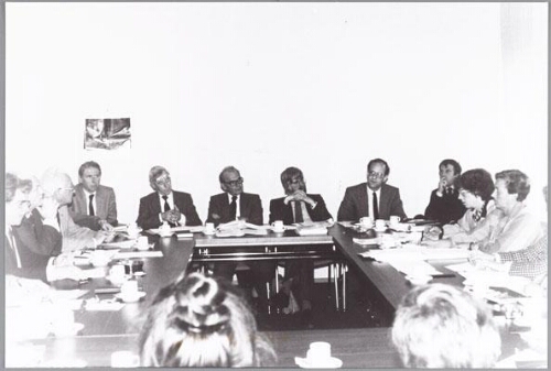 Vergadering van leden van de Emancipatieraad met staatssecretaris, minister en ambtenaren van het ministerie van Sociale Zaken en Werkgelegenheid. 1983?