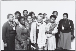 Bezoeksters van de conferentie 'Malibongwe: de vrouwenstrijd in Zuid-Afrika'die van 6 tot 18  januari werd gehouden. 1990