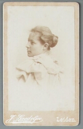 Portret van Lizzy van Dorp 1897 ?