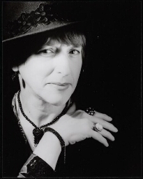 Portret van de Russiche schrijfster Irina Grivnina. 2000