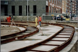 Aanleg keerlus aan de Azartplein voor tram lijn 10 van de Azartplein naar de Van Hallstraat in Amsterdam 2001