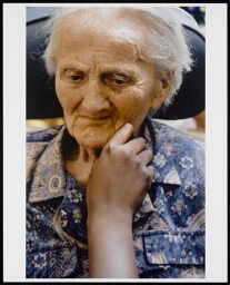 Oude vrouw met Alzheimer in Amstelhof 2002