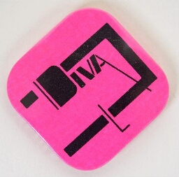Button. Roze button met de tekst: 'Diva'.