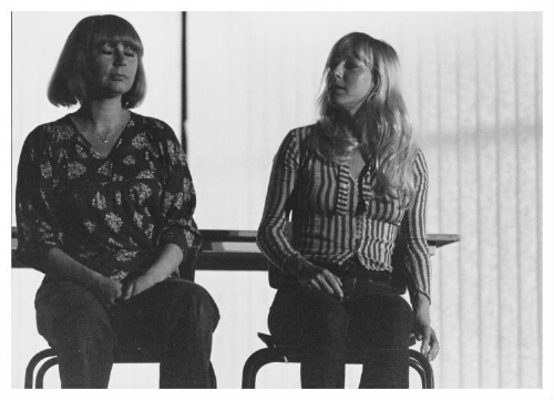 Twee vrouwen tijdens therapie. 198?