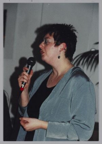 Onbekende vrouw tijdens de nieuwjaarreceptie van Zami 2001